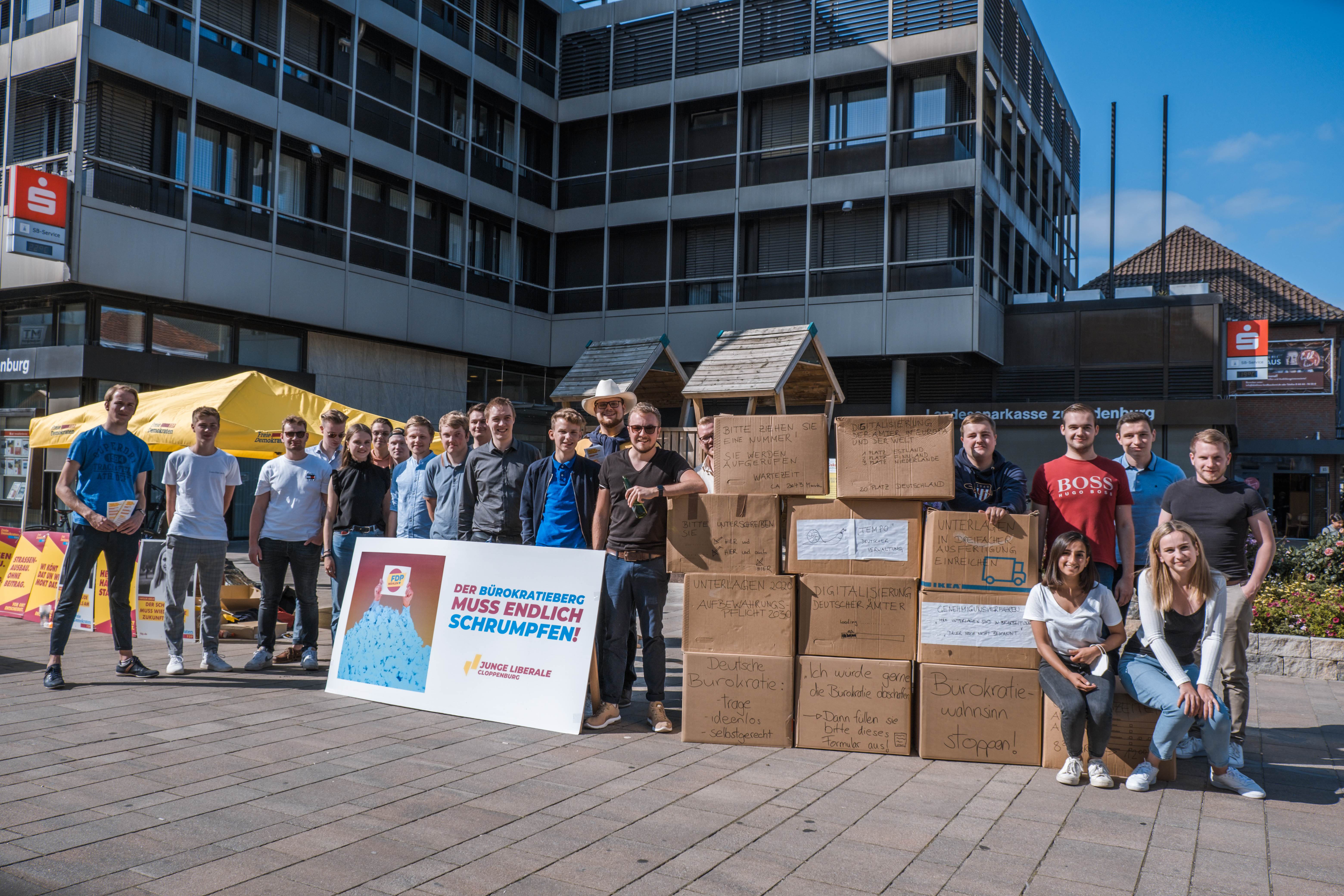 Gemeinsames Bild des JuLi Landesvorstandes mit dem Kreisverband Cloppenburg